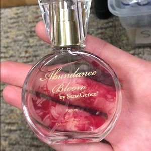 Abundance Bloom by SeneGence Parfum